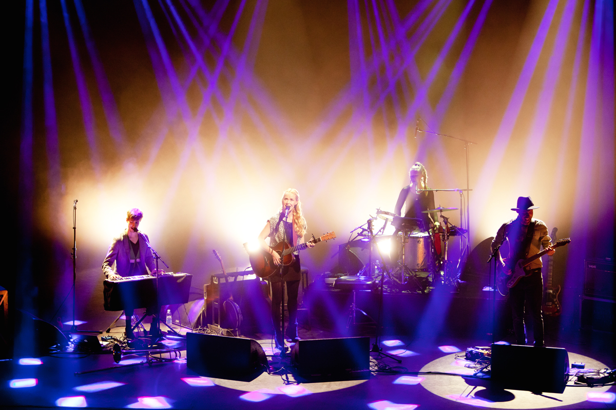 Tina Dico O2 Empire 141129 Steve Asenjo IMG 3087