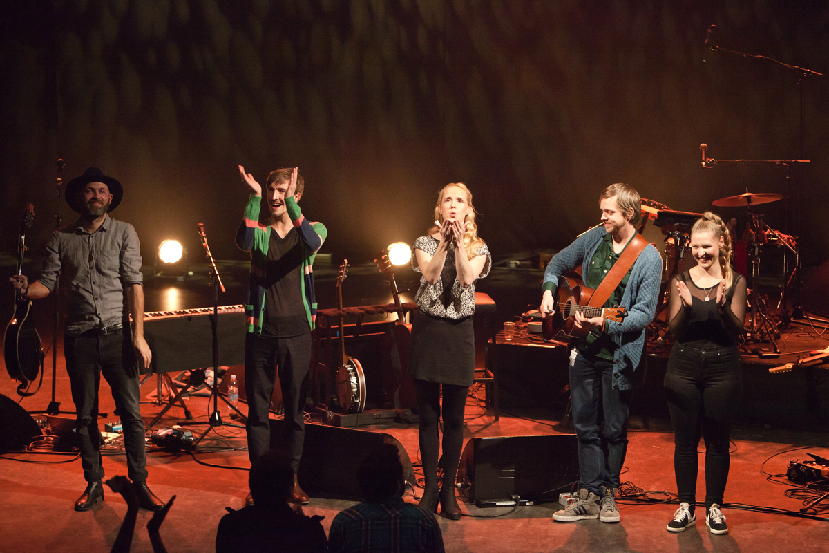 Tina Dico O2 Empire 141129 Steve Asenjo IMG 3341