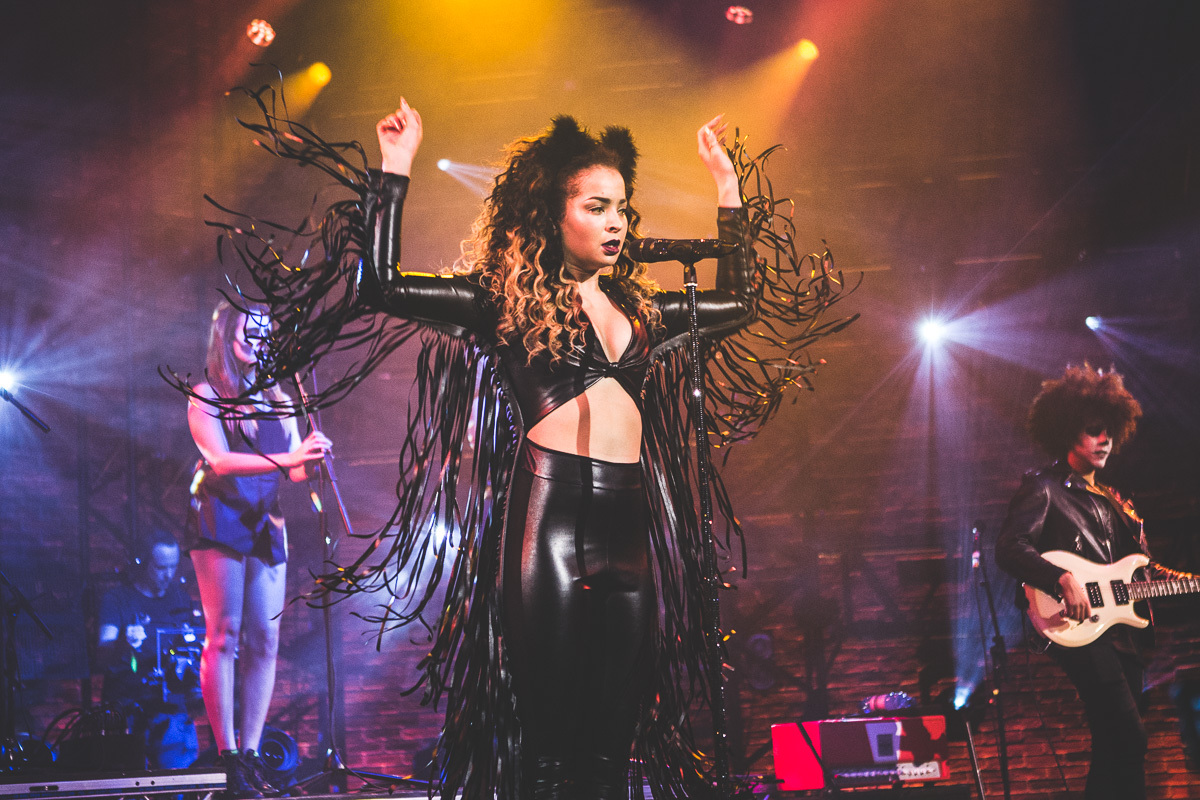 VEVO Halloween Victoria Warehouse 011114 Wunmi Onibudo 06 Ella Eyre jpg