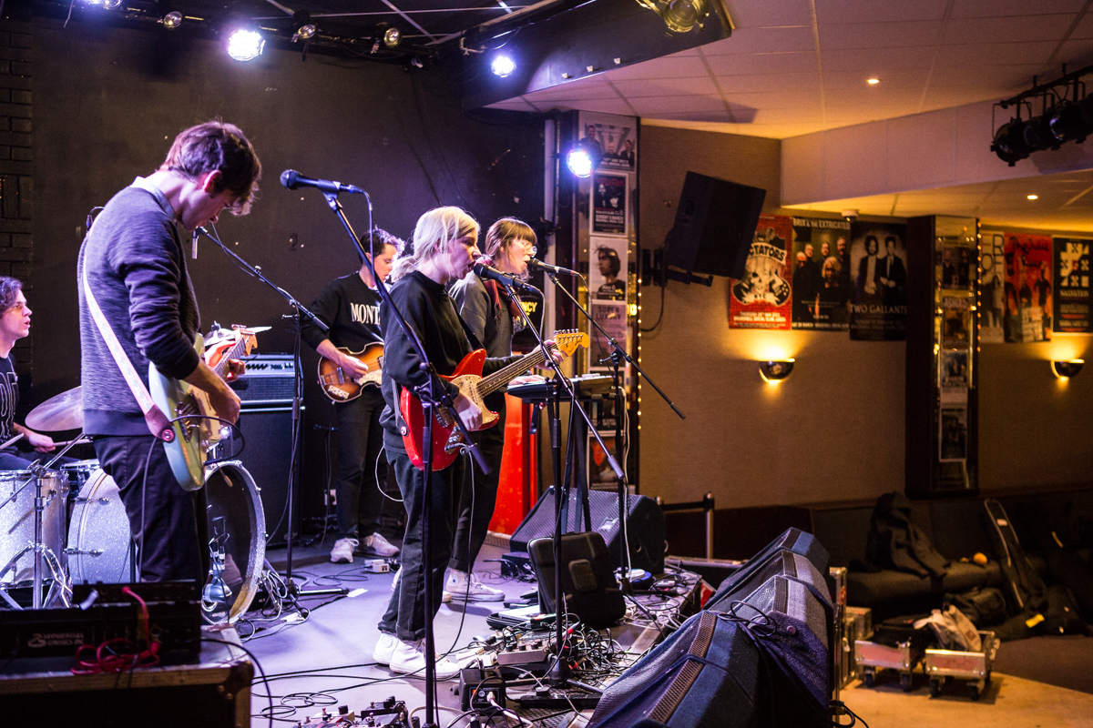 ALVVAYS Leeds 22 Jan 2015 Mike Hughes 0009