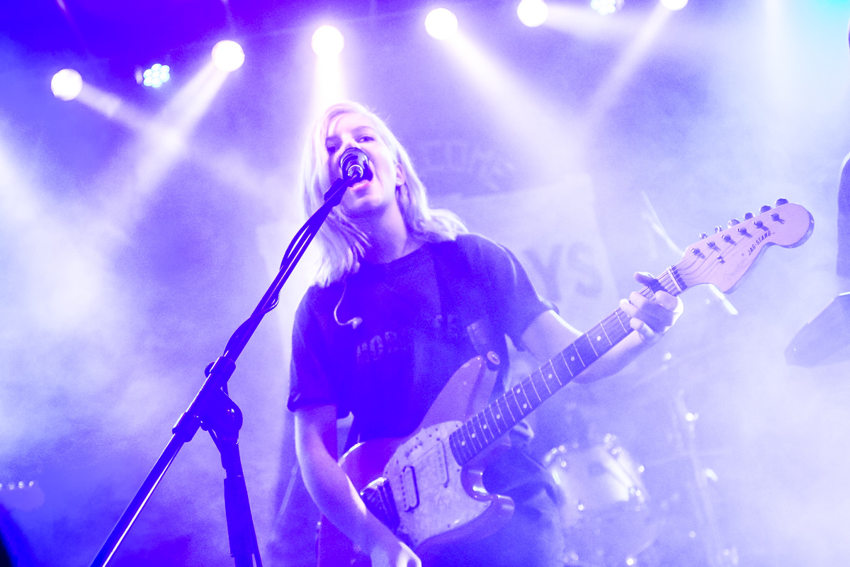 ALVVAYS Leeds 22 Jan 2015 Mike Hughes 0070