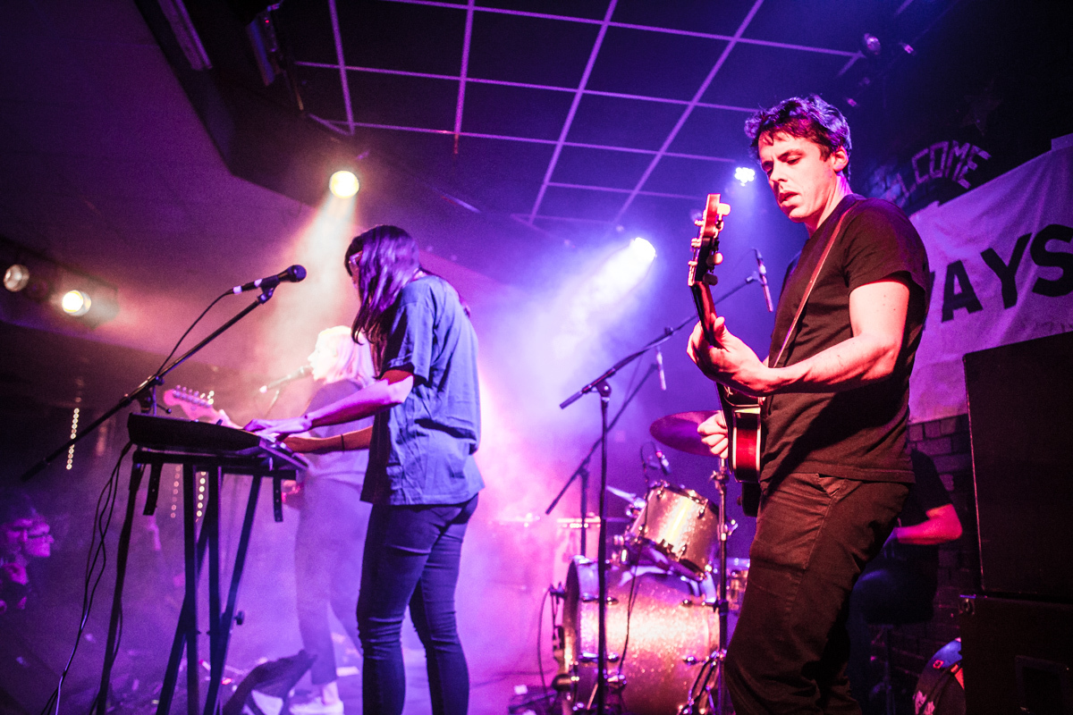 ALVVAYS Leeds 22 Jan 2015 Mike Hughes 0083