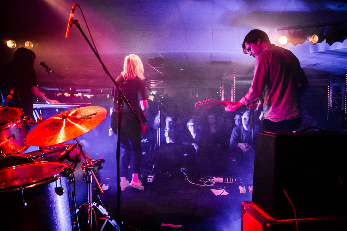 ALVVAYS Leeds 22 Jan 2015 Mike Hughes 0088