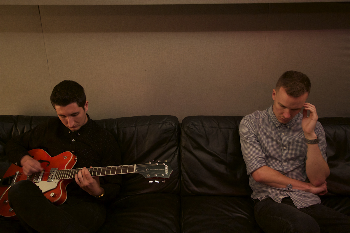 Putting some rythm guitar on the production