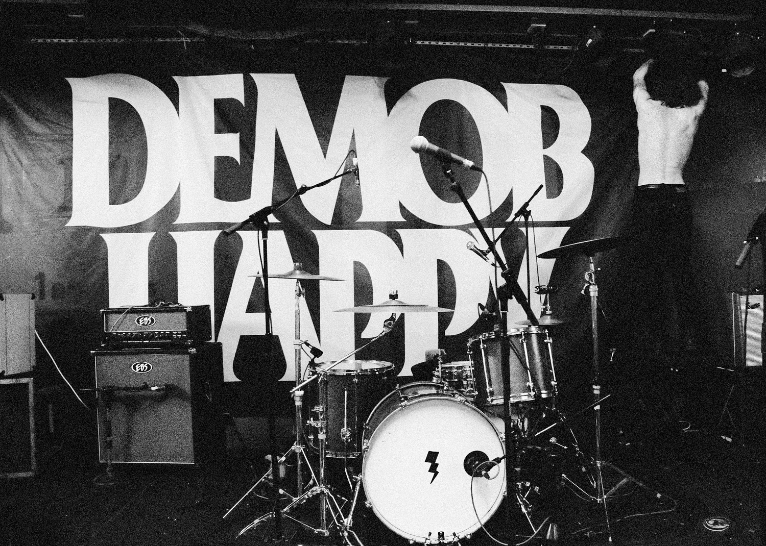 DEMOB 09