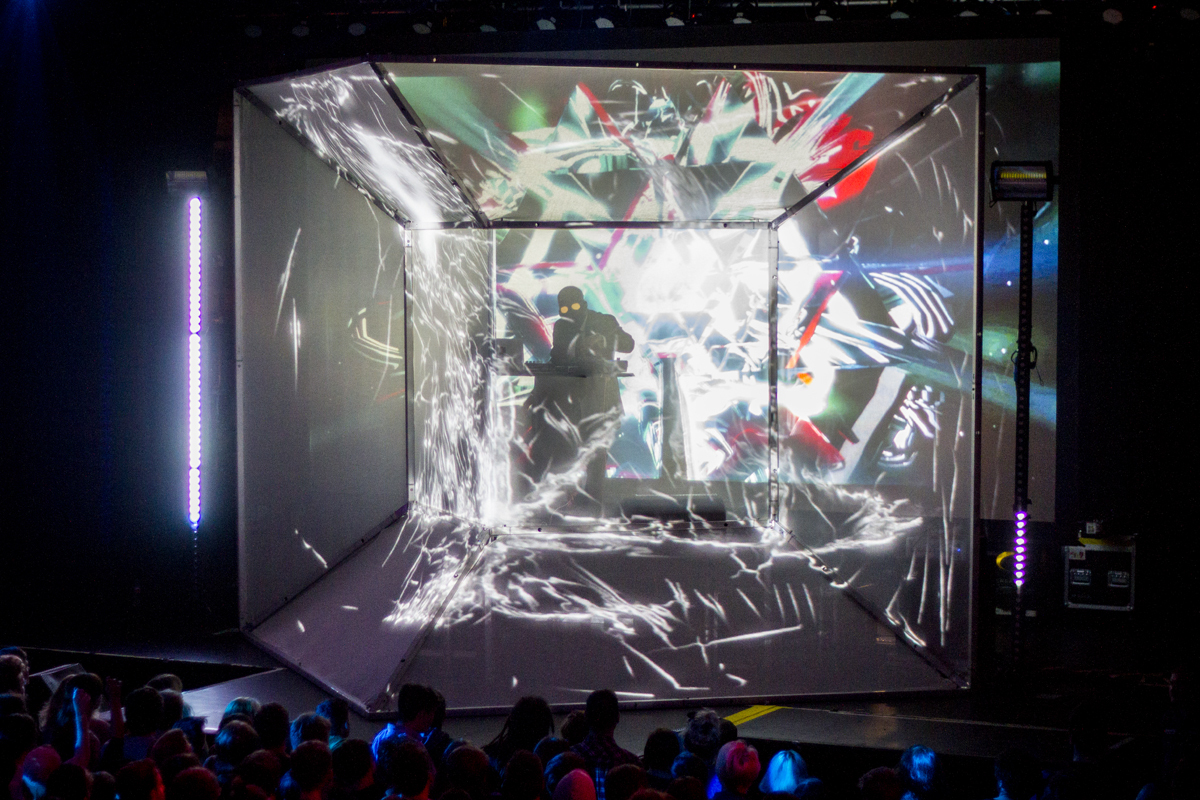 Flyinglotus o2abc 280415 matthewmcandrew 001