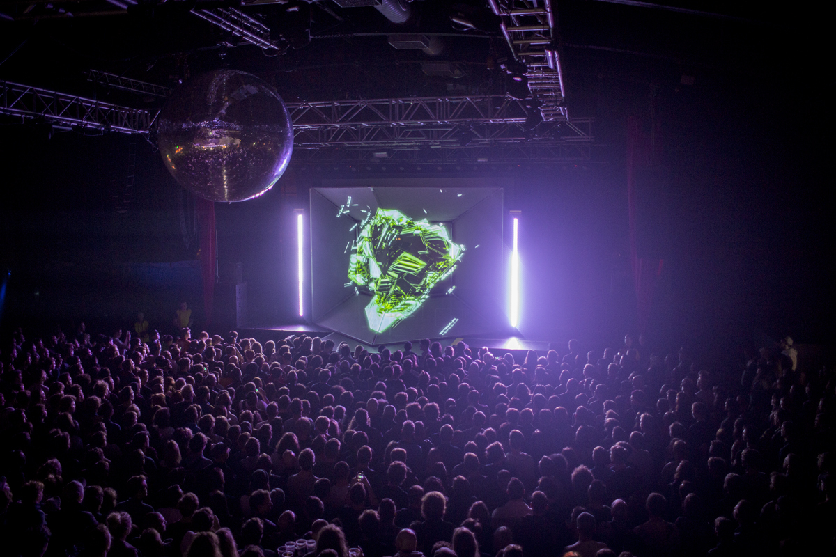 Flyinglotus o2abc 280415 matthewmcandrew 011