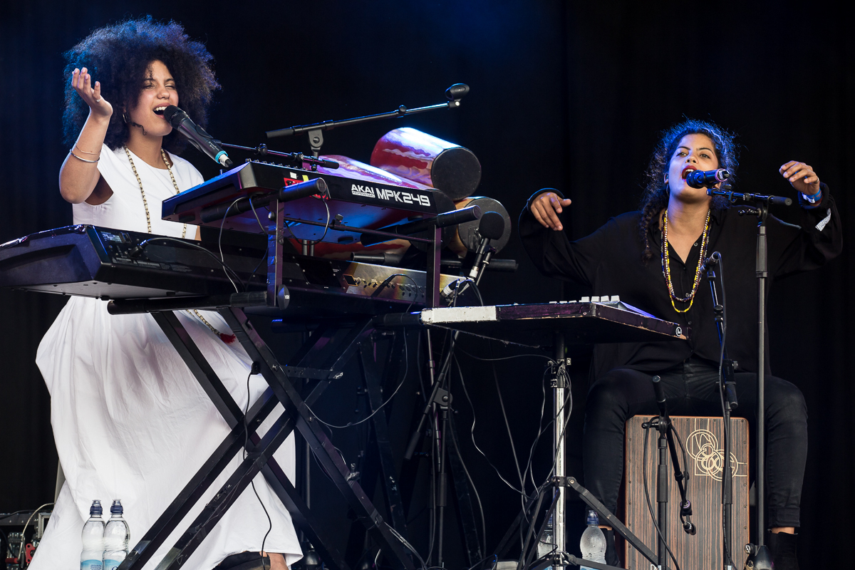 Glastonbury Ibeyi 270615 Siamak Amini 2