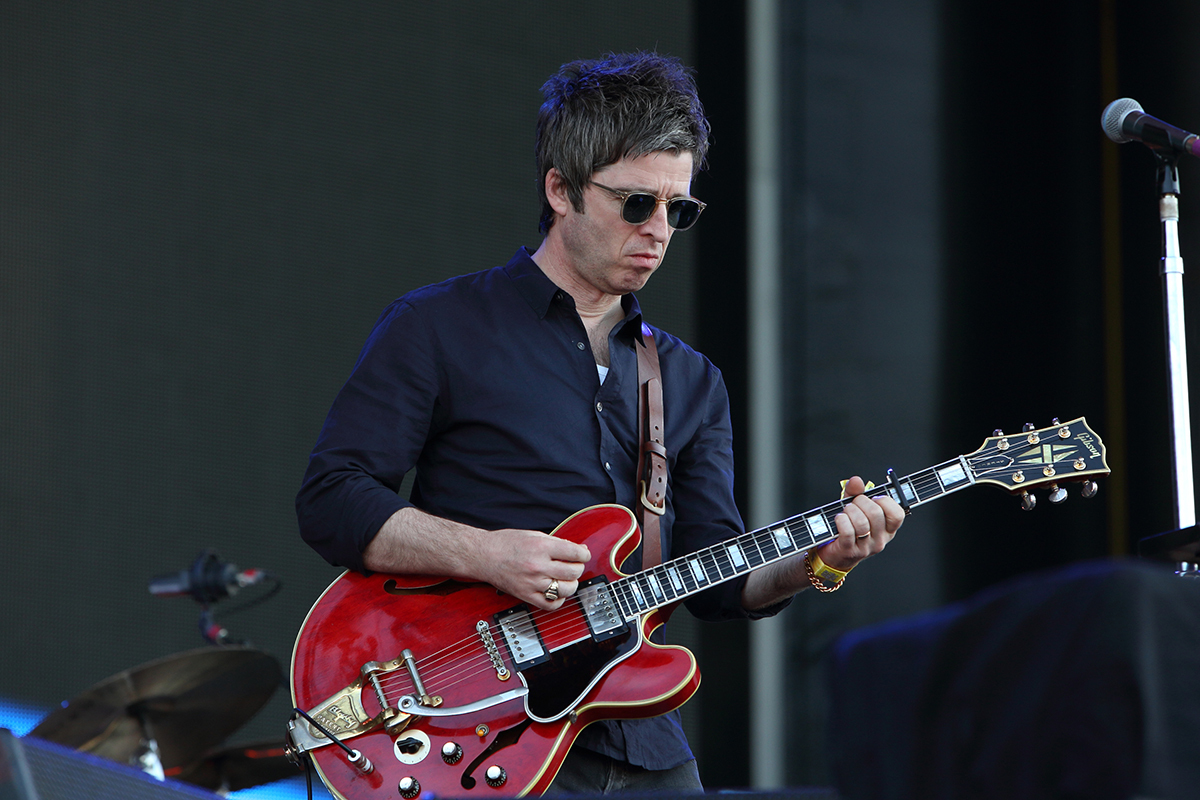 Noel galaghers high flying birds govsball bc05