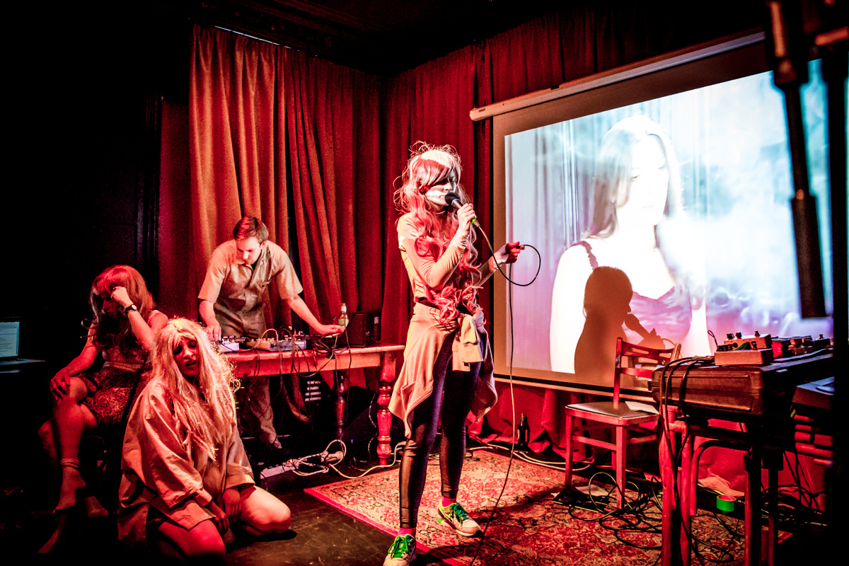 Jenny Hval Gullivers Manchester 11 June 2015 Mike Hughes 92