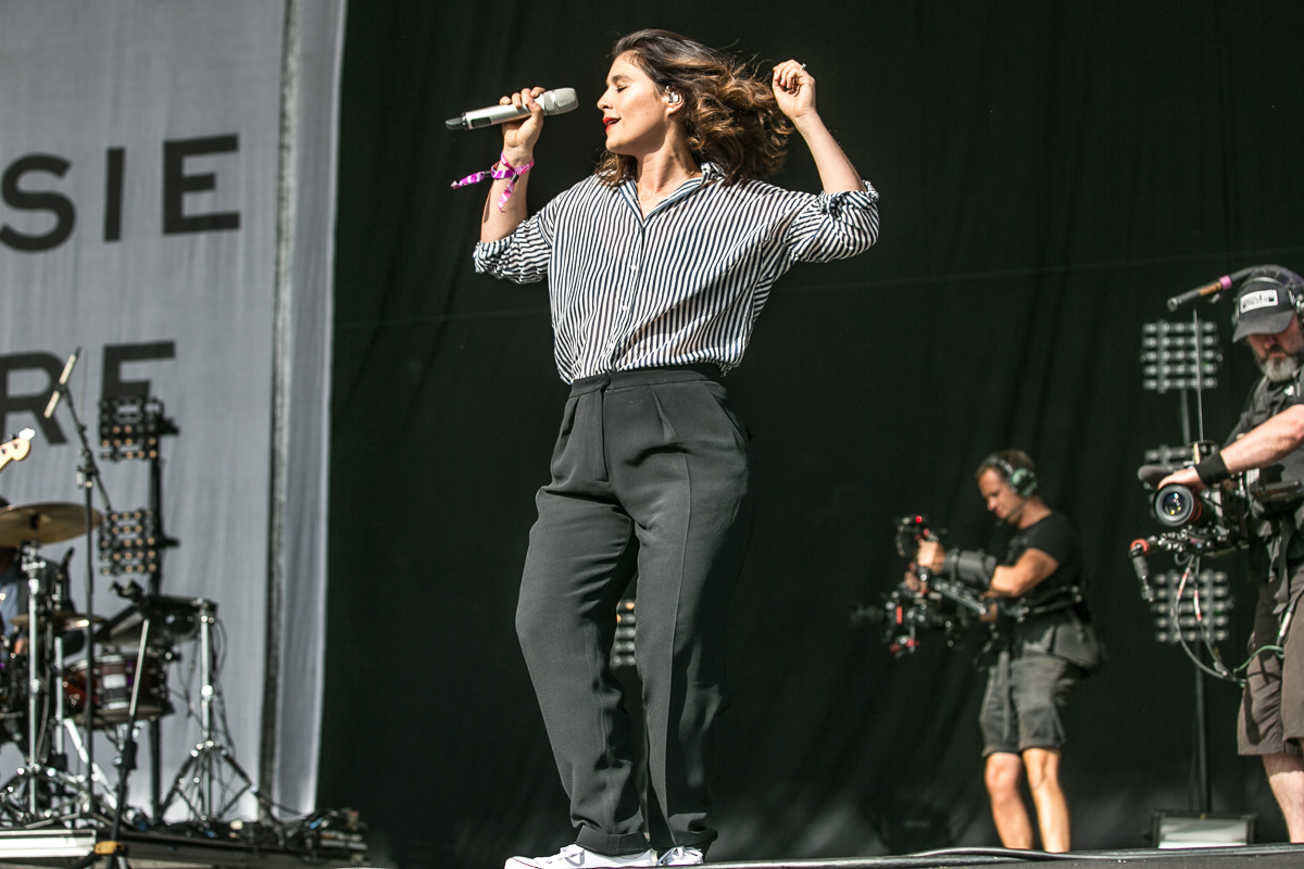 Lovebox Saturday Victoria Park London 180715 Wunmi Onibudo 3 Jessie Ware