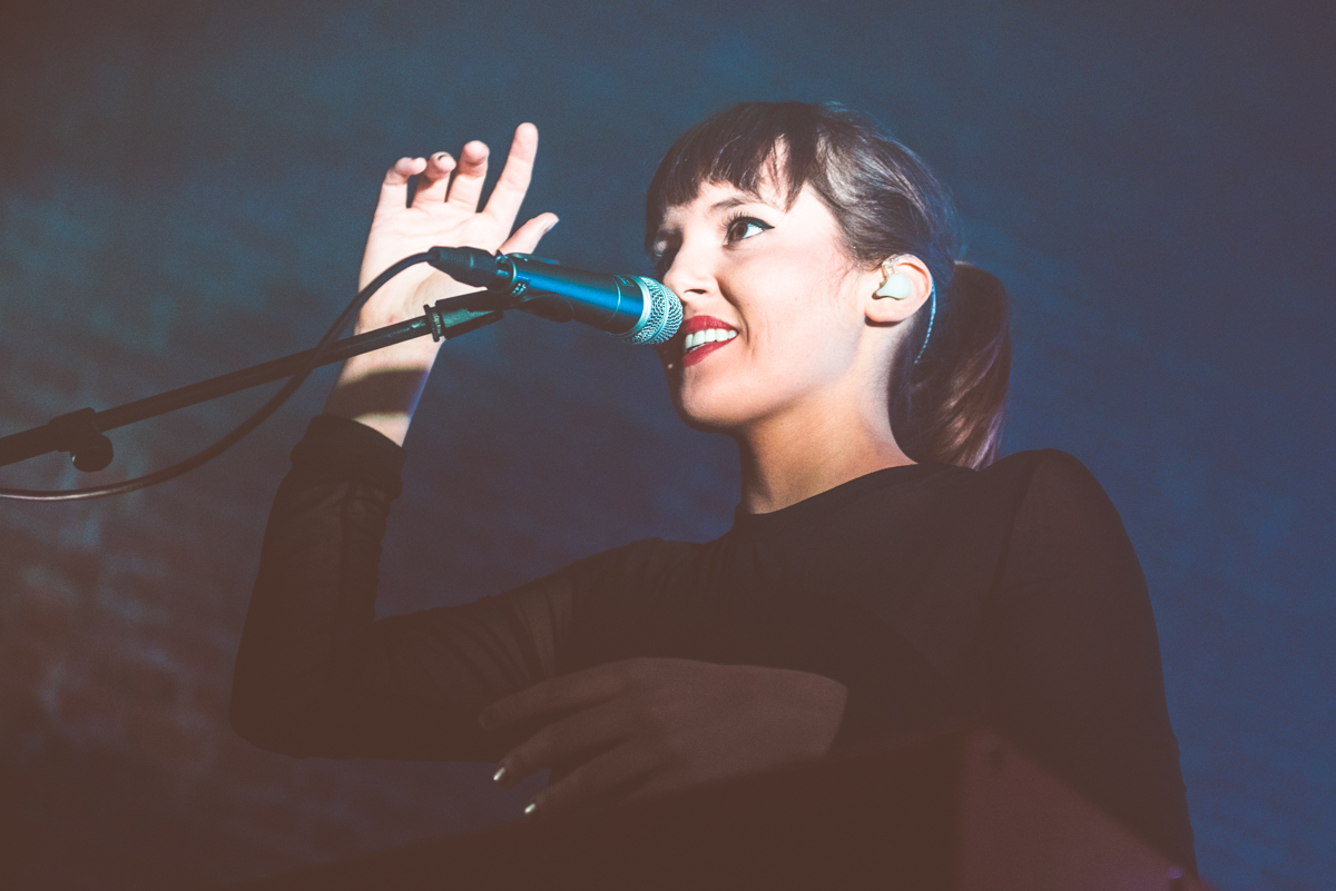 Oh Wonder Village Underground 241115 Laura Harvey 23