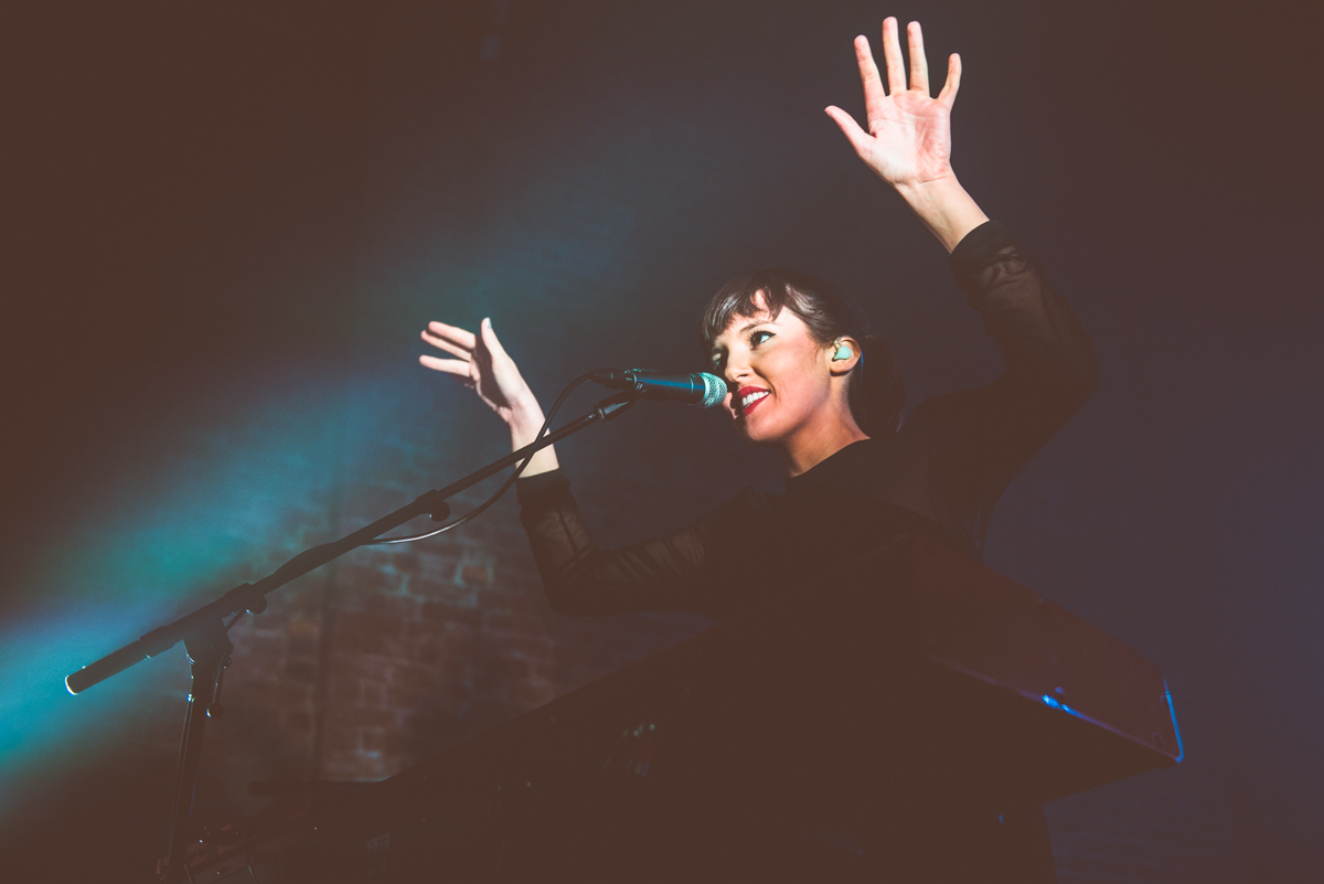 Oh Wonder Village Underground 241115 Laura Harvey 27