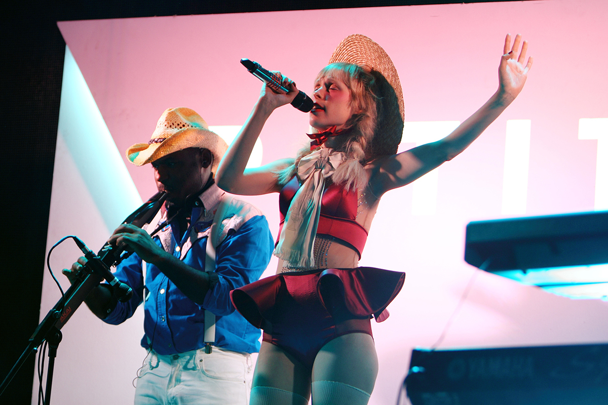 Petite meller heaven151015 bc04