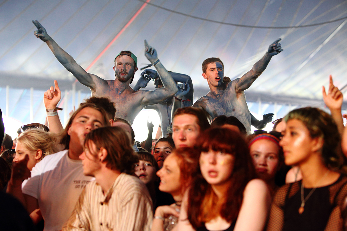 Crowd day2 reading bc01