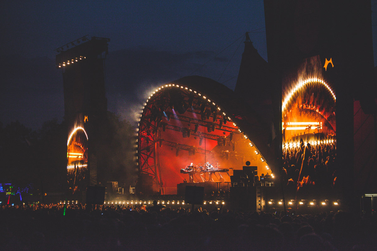 Disclosure stage