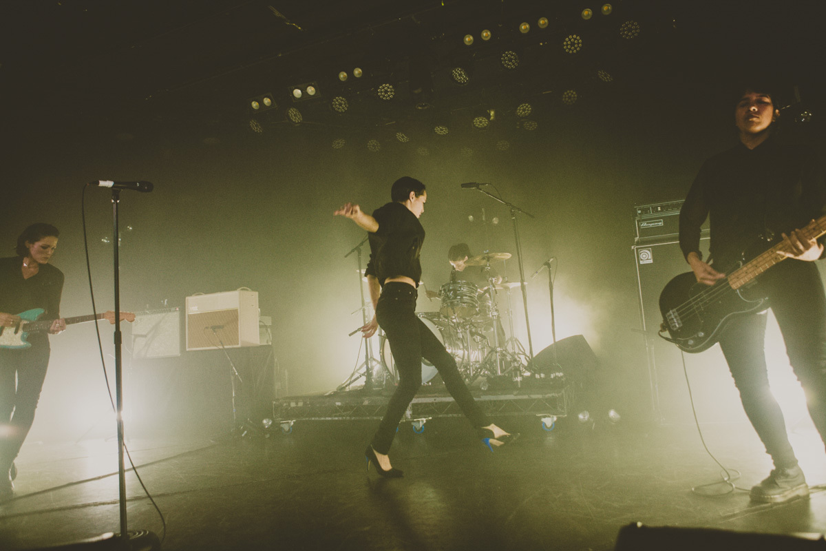 Savages theroxytheatre losangeles rozetterago 2