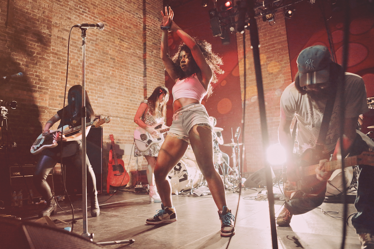 The Go Team Village Underground London 170615 Sara Amroussi Gilissen 18