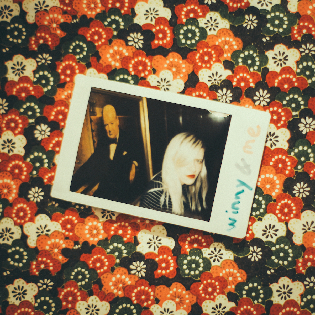 Amber Arcades Moth Club 201016 Sara Amroussi Gilissen Instax
