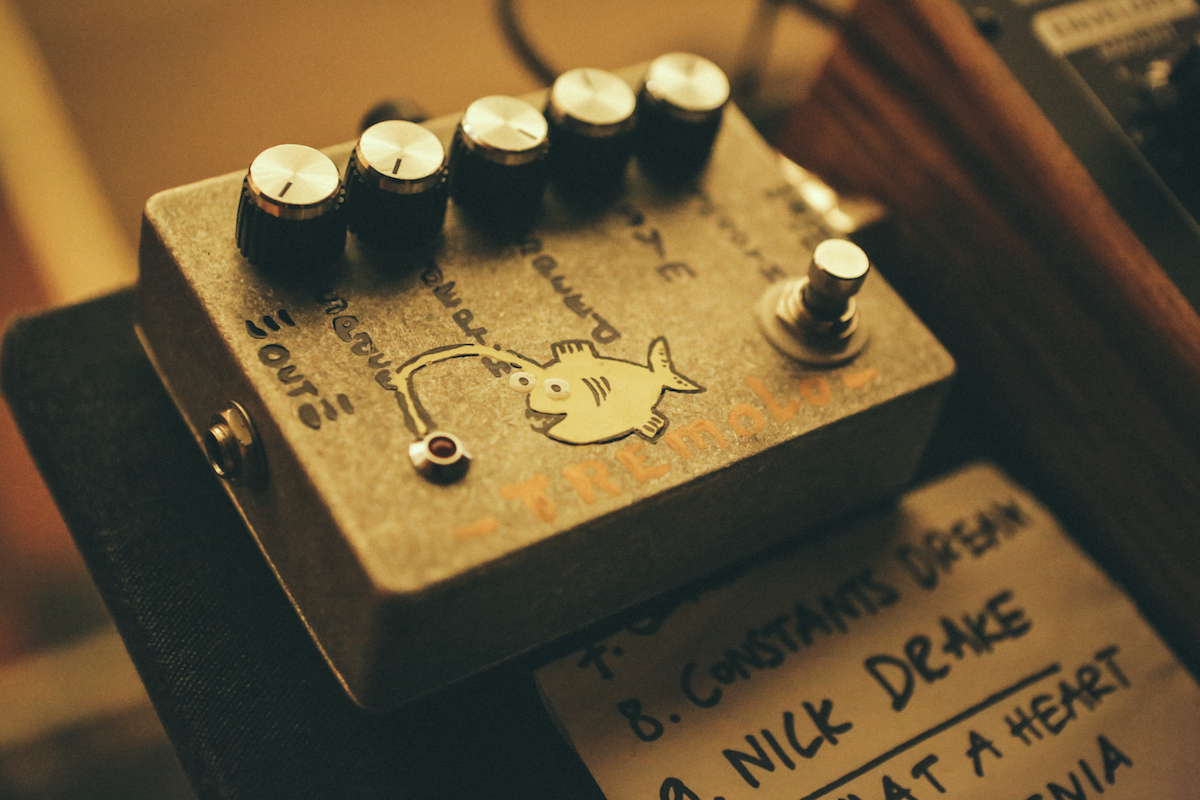 Amber Arcades Moth Club 201016 Sara Amroussi Gilissen01