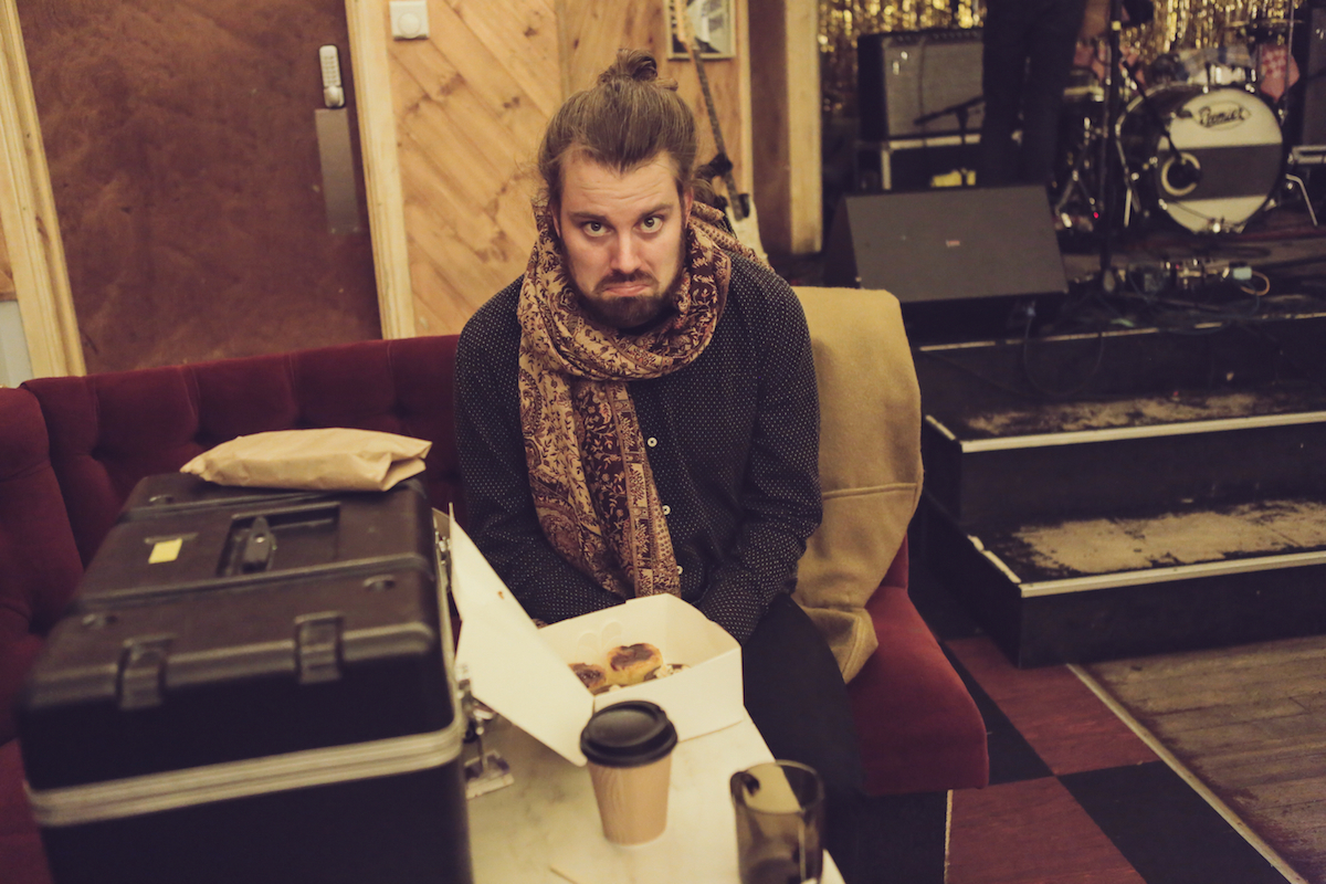 Amber Arcades Moth Club 201016 Sara Amroussi Gilissen10