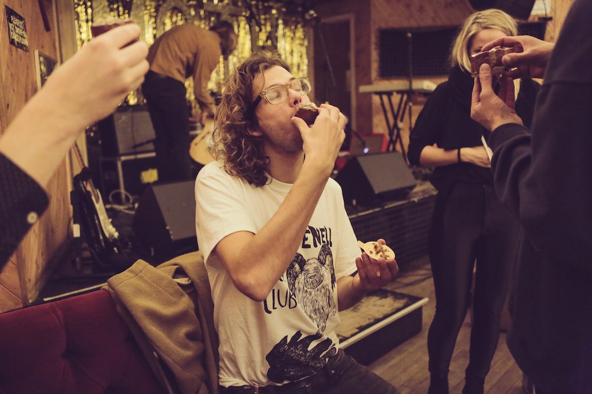 Amber Arcades Moth Club 201016 Sara Amroussi Gilissen12