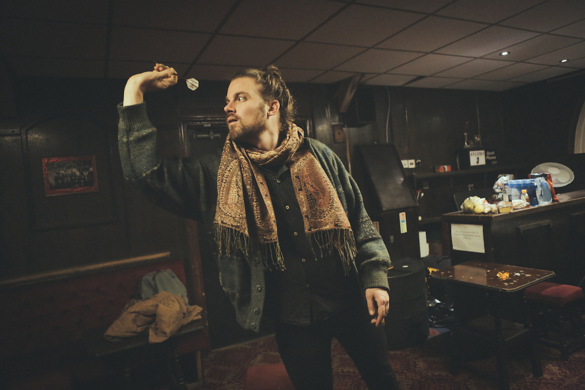 Amber Arcades Moth Club 201016 Sara Amroussi Gilissen16