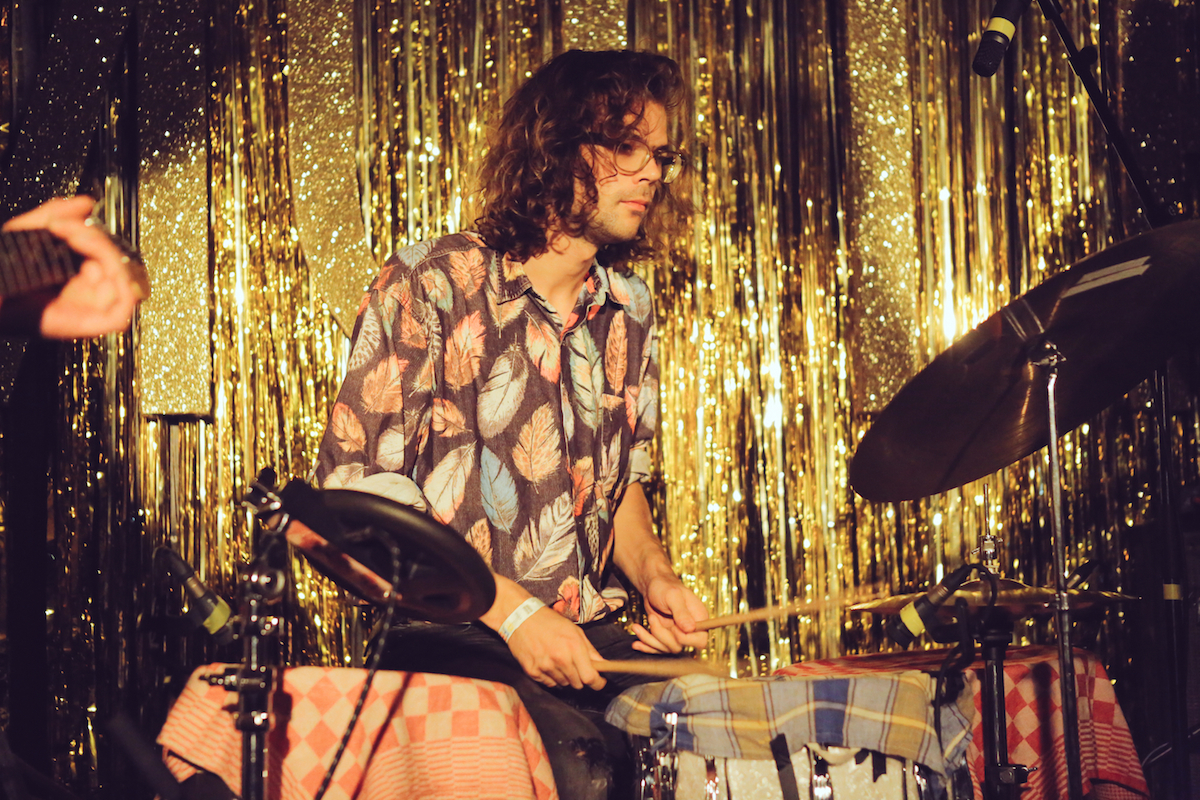 Amber Arcades Moth Club 201016 Sara Amroussi Gilissen19