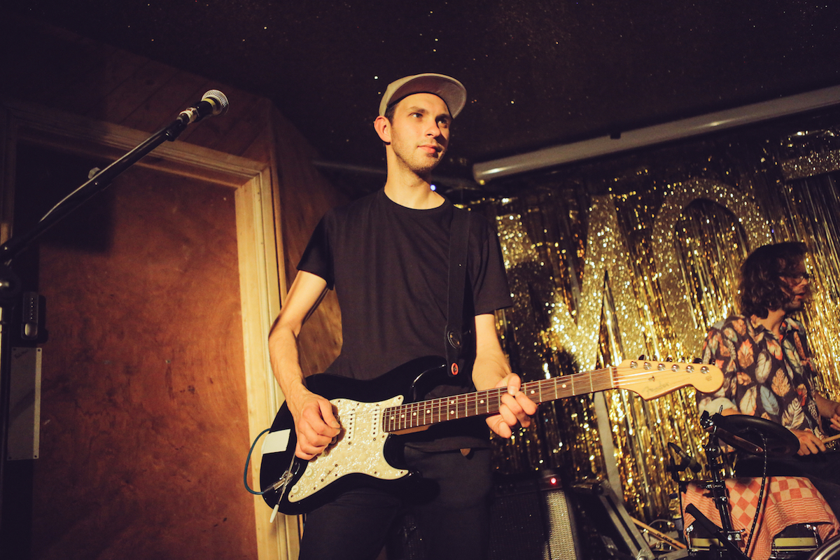 Amber Arcades Moth Club 201016 Sara Amroussi Gilissen20