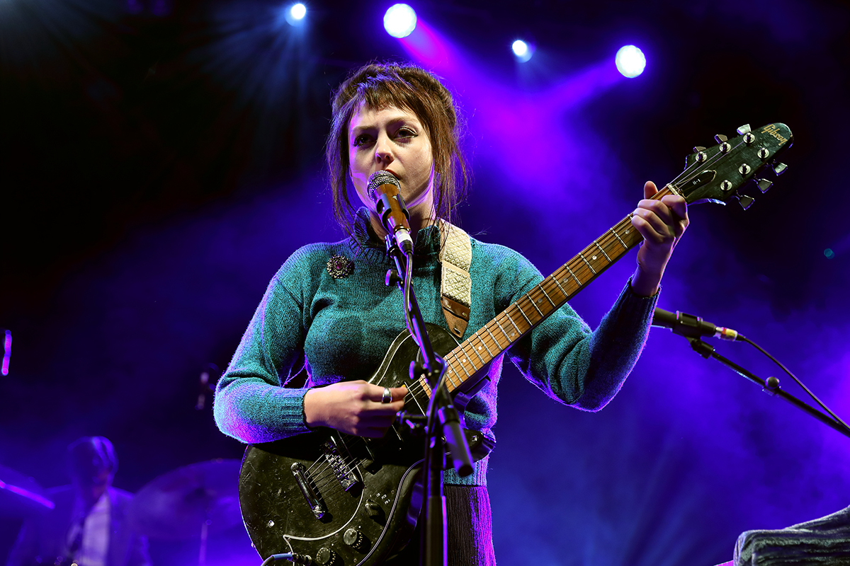 Angel olsen koko1016 bc03