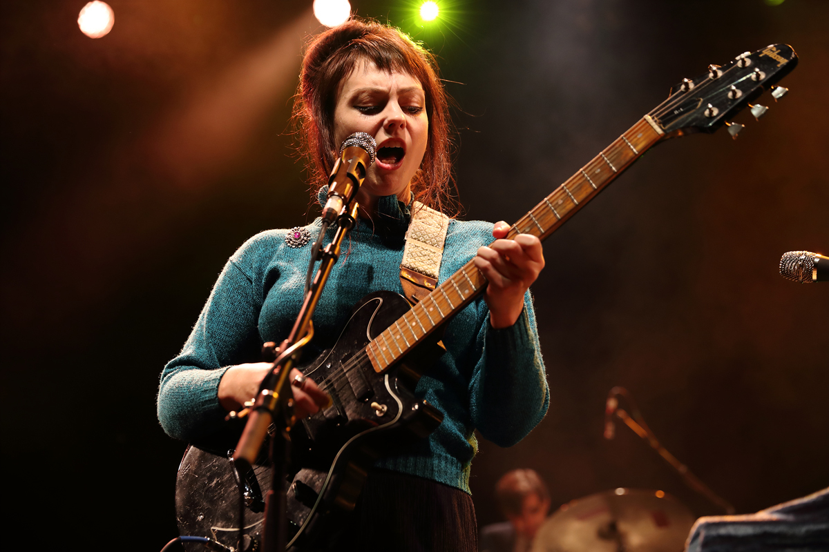 Angel olsen koko1016 bc04