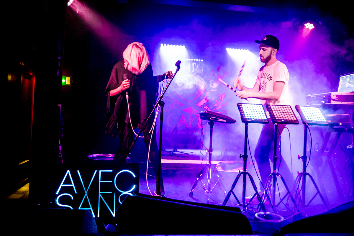 Avec Sans Mike Hughes 12