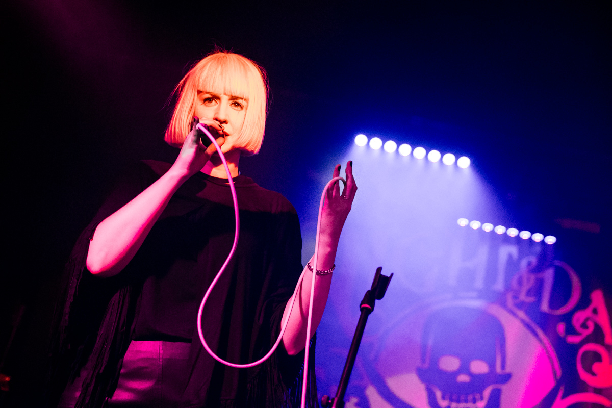 Avec Sans Mike Hughes 13