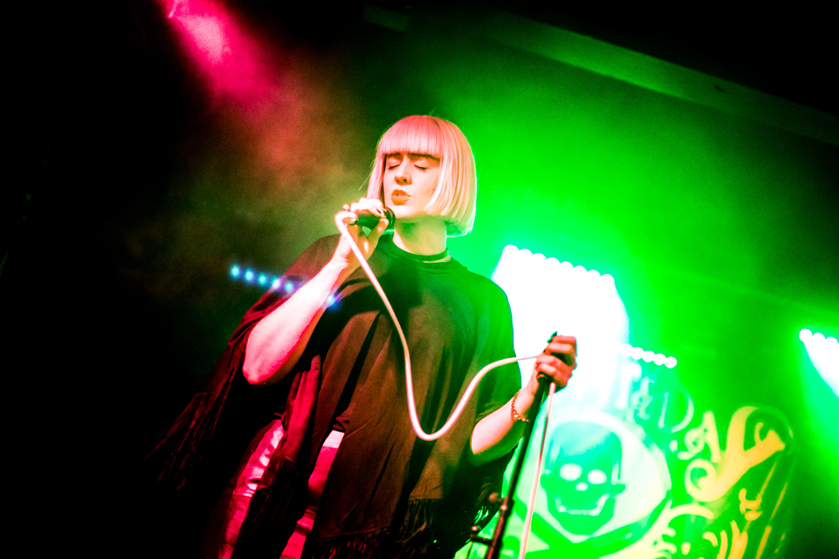 Avec Sans Mike Hughes 15