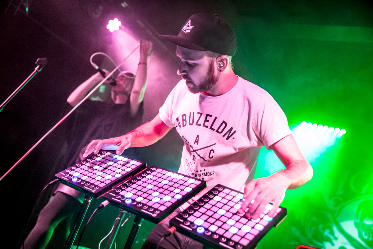 Avec Sans Mike Hughes 9