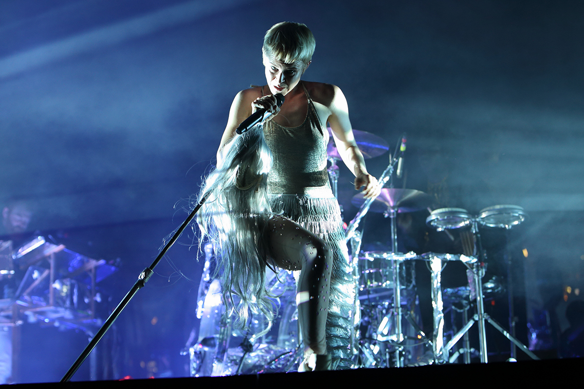 Robyn bostoncalling 0516 bc01