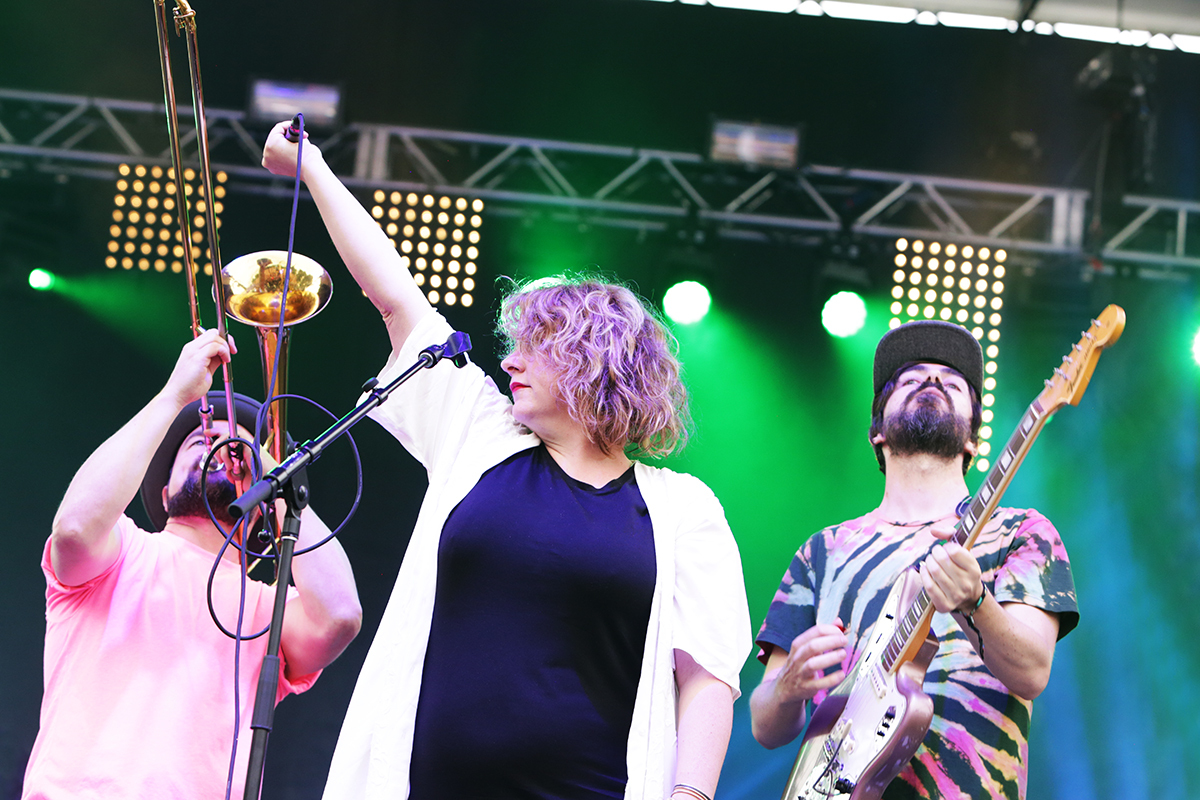 The L Ine of Best Fit Pfork Fest by Kirstie Shanley Amy Milan with Broken Social Scene