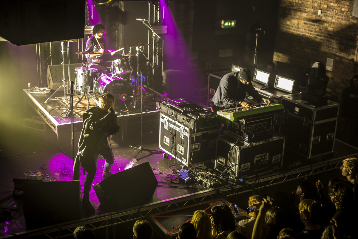 14 Crystal Castles Garage 07112016 davidmcandrew