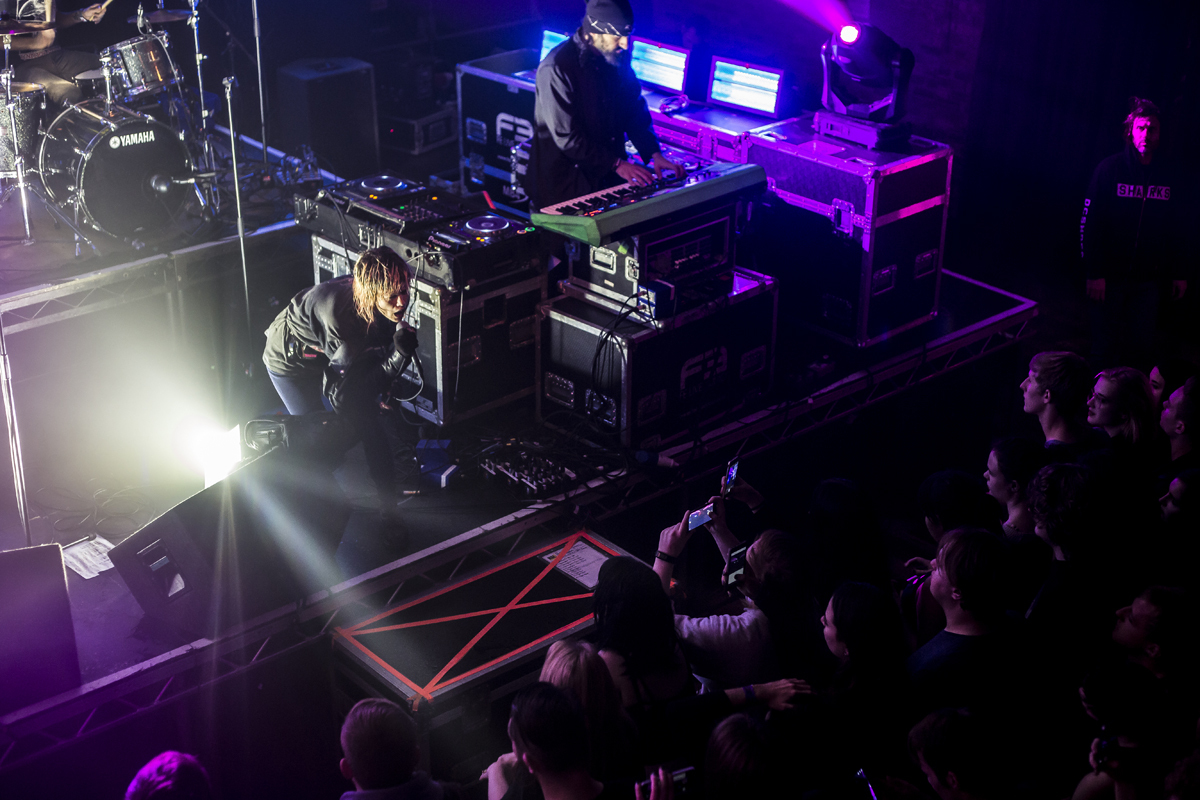 15 Crystal Castles Garage 07112016 davidmcandrew