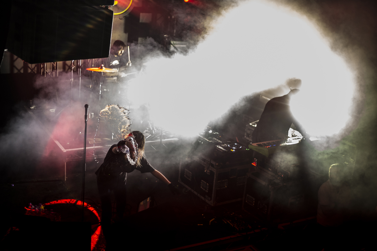 17 Crystal Castles Garage 07112016 davidmcandrew