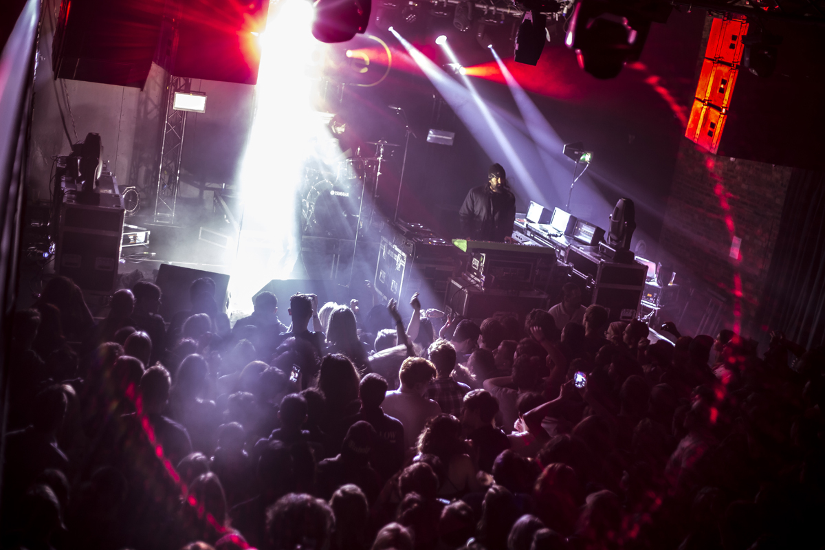 18 Crystal Castles Garage 07112016 davidmcandrew