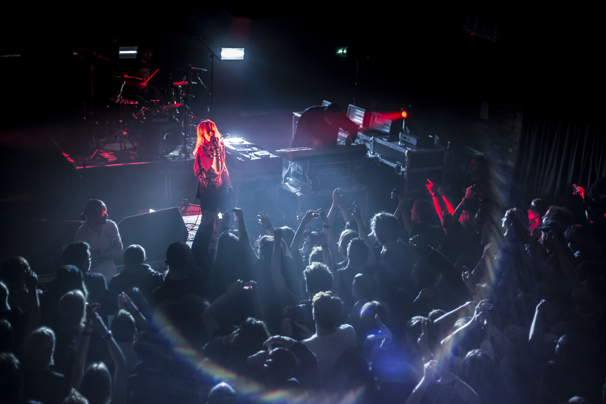 19 Crystal Castles Garage 07112016 davidmcandrew