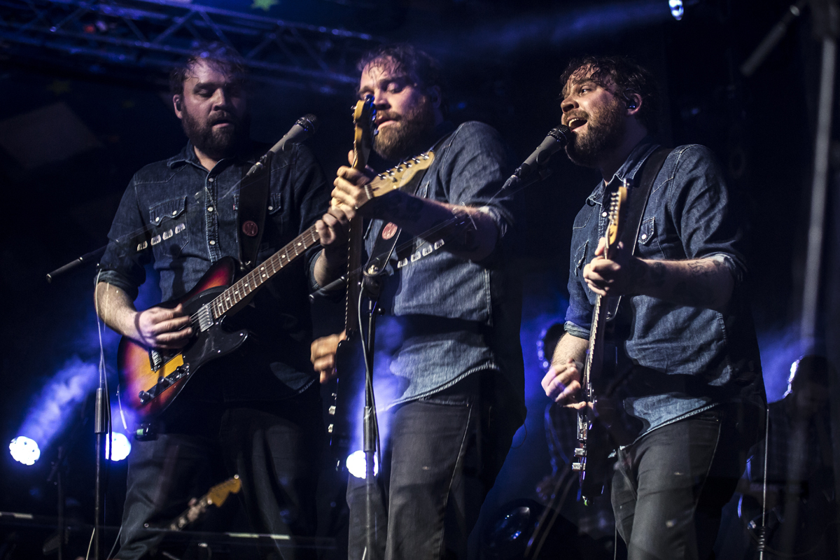 4 Frightened Rabbit Barrowland Ballroom 16122016 davidmcandrew