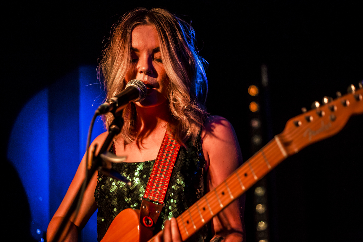 17 Honeyblood Hug and Pint 26092016 davidmcandrew