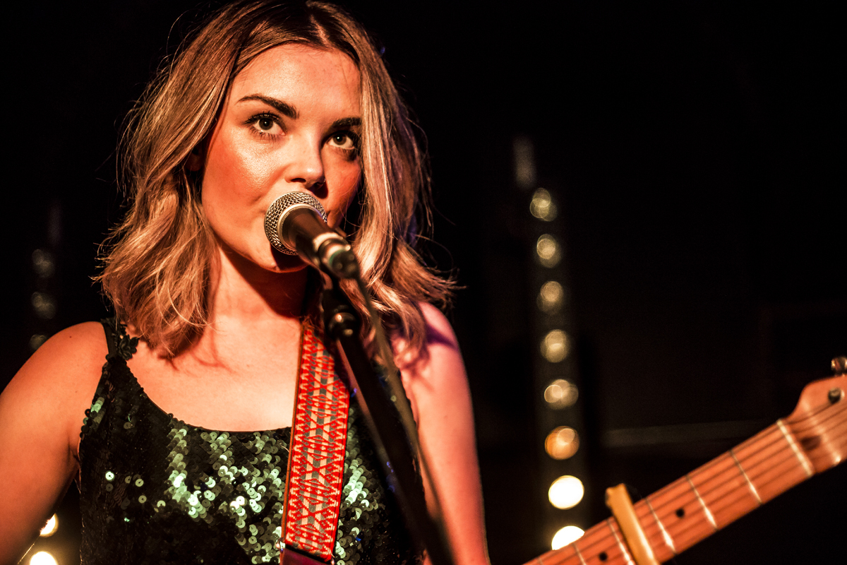 8 Honeyblood Hug and Pint 26092016 davidmcandrew