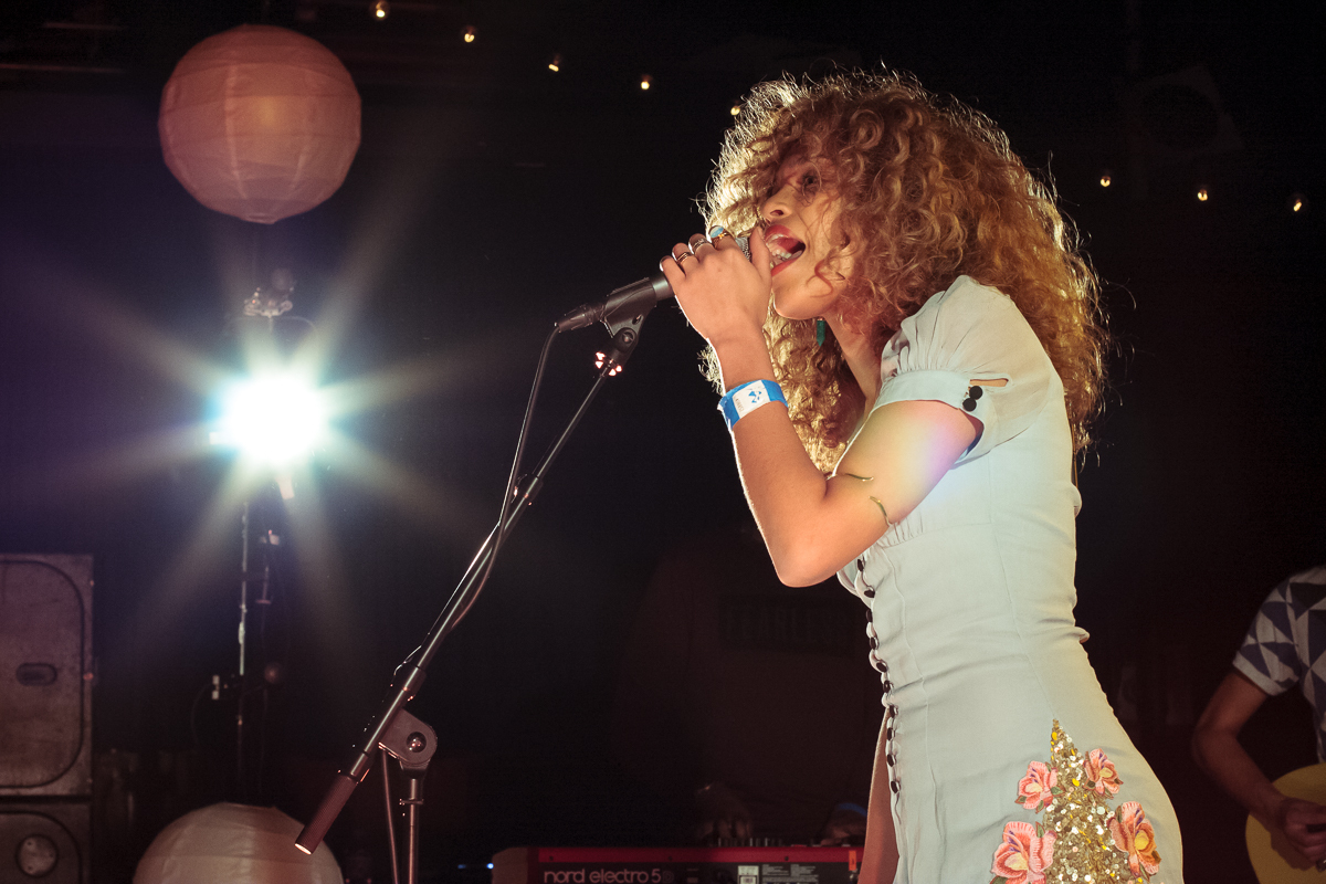 Izzy Bizu Scala London 270116 Siamak Amini 13