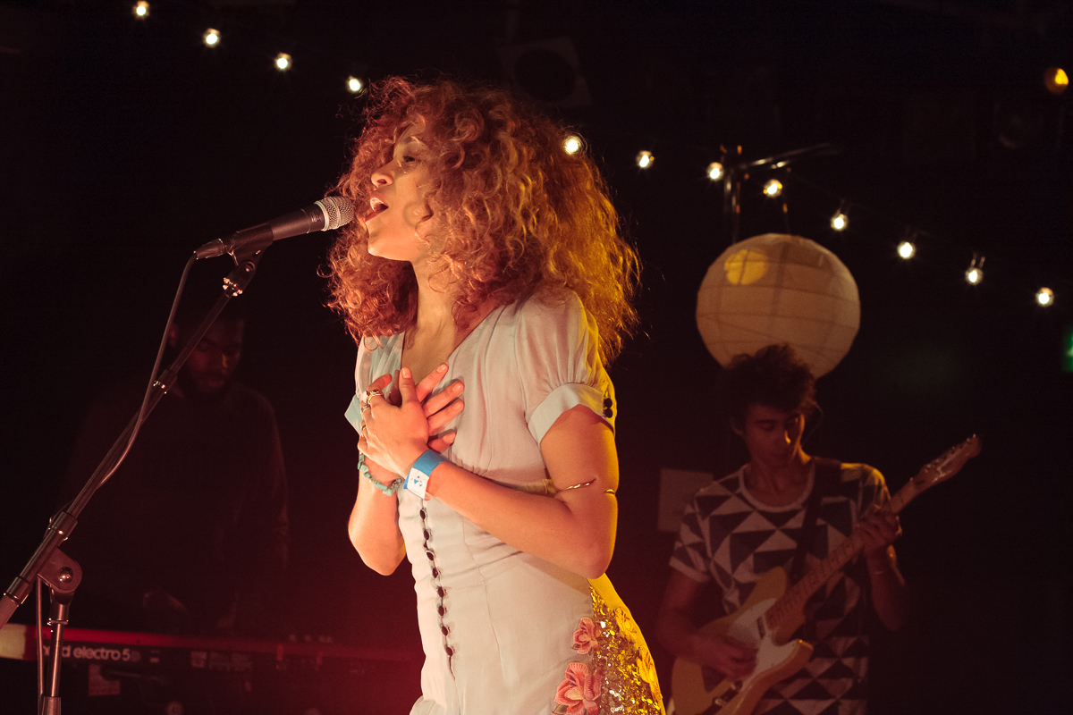 Izzy Bizu Scala London 270116 Siamak Amini 9