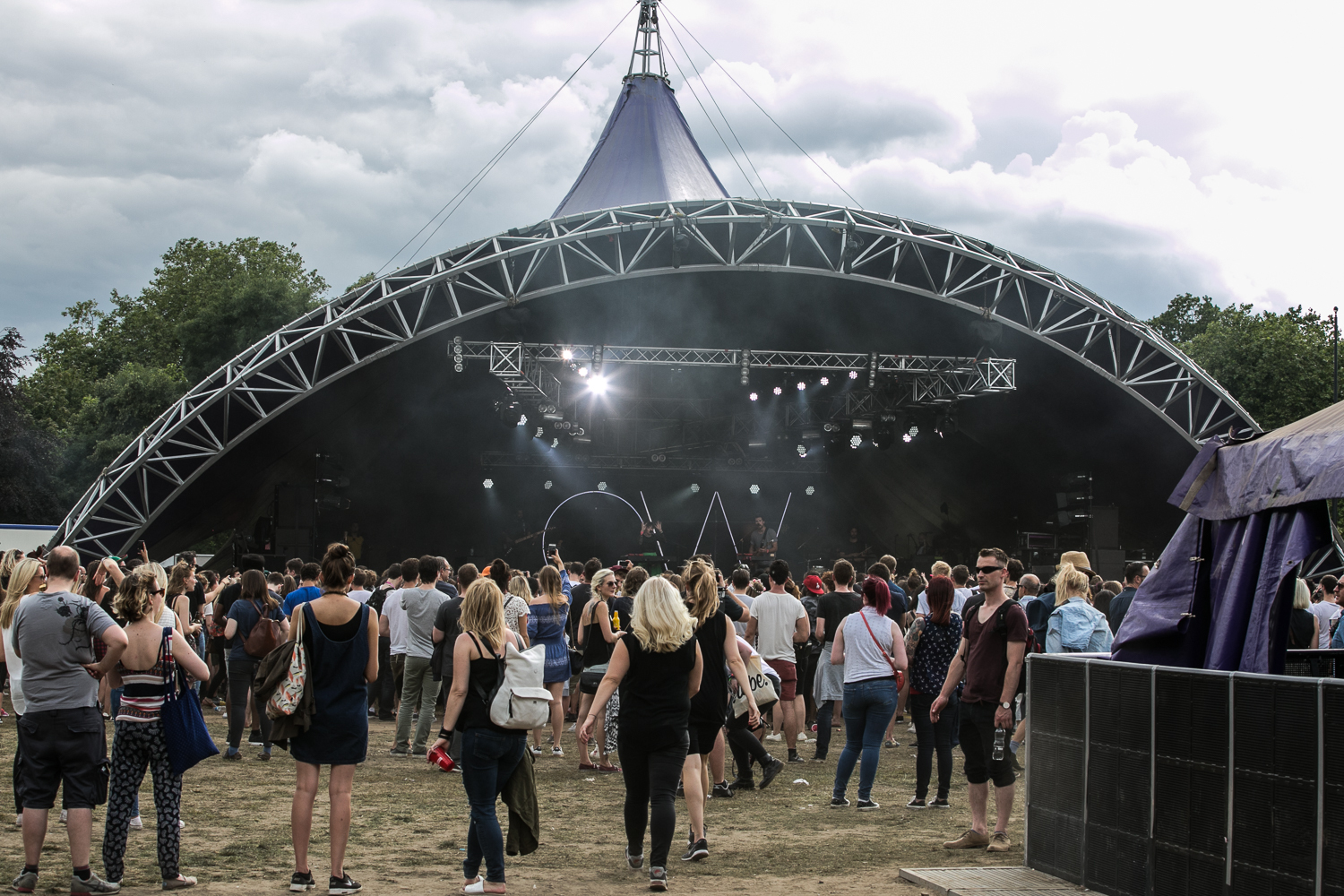 Lovebox 2016 Saturday Victoria Park London 160716 Wunmi Onibudo 3 Oh Wonder Atmos