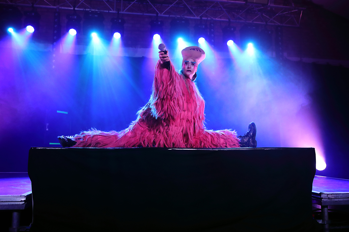 Peaches ovalspace81116 bc03