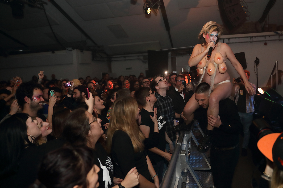 Peaches ovalspace81116 bc11